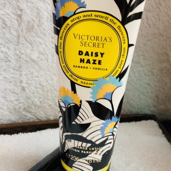 VS PINK BEAUTY LOT - Picture 5 of 13